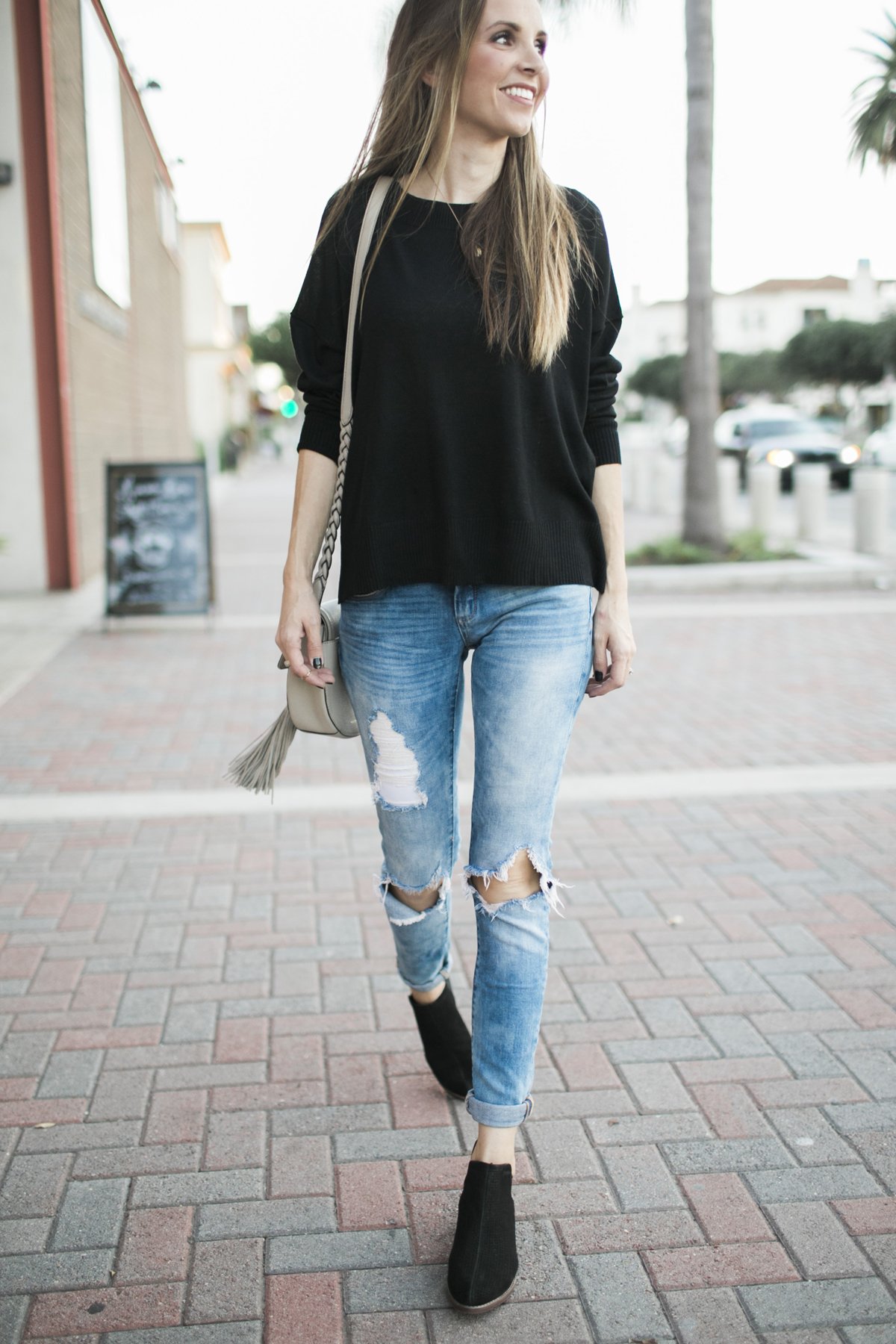 merricks-art-boyfriend-jeans-black-sweater