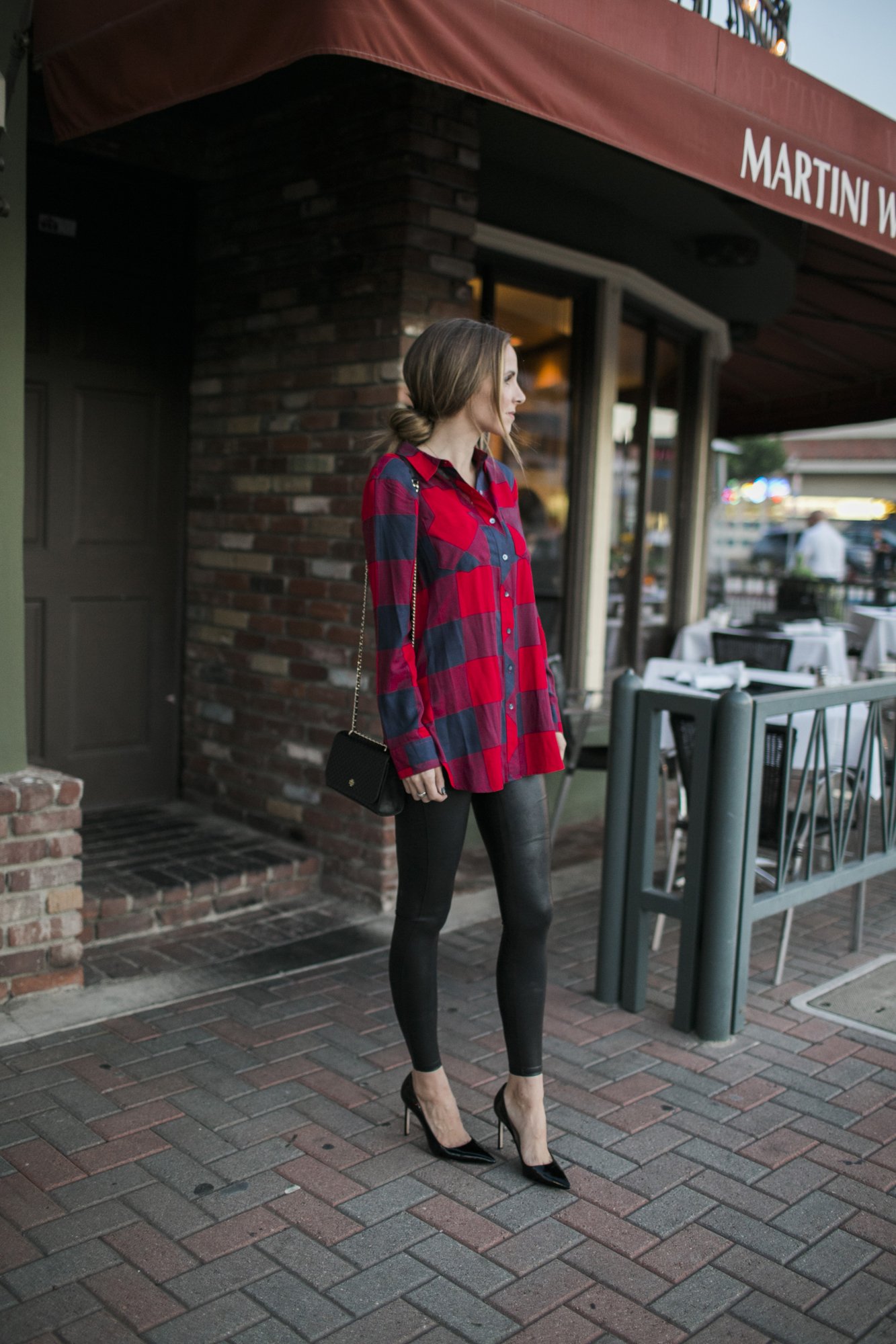 leather leggings outfit