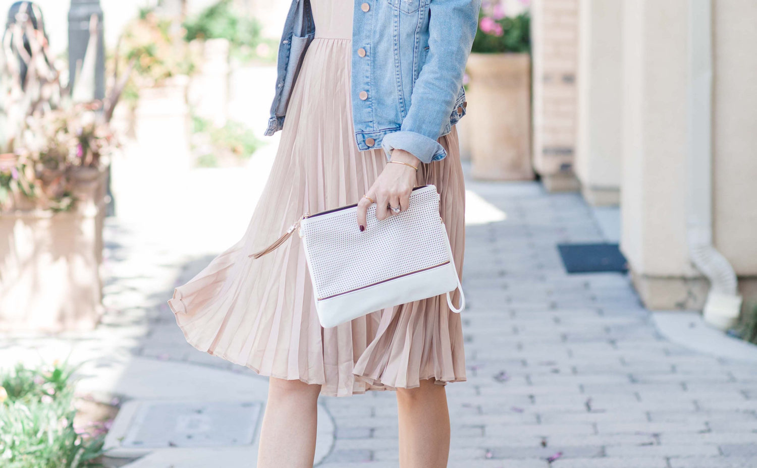 Merrick's Art White and Blush
