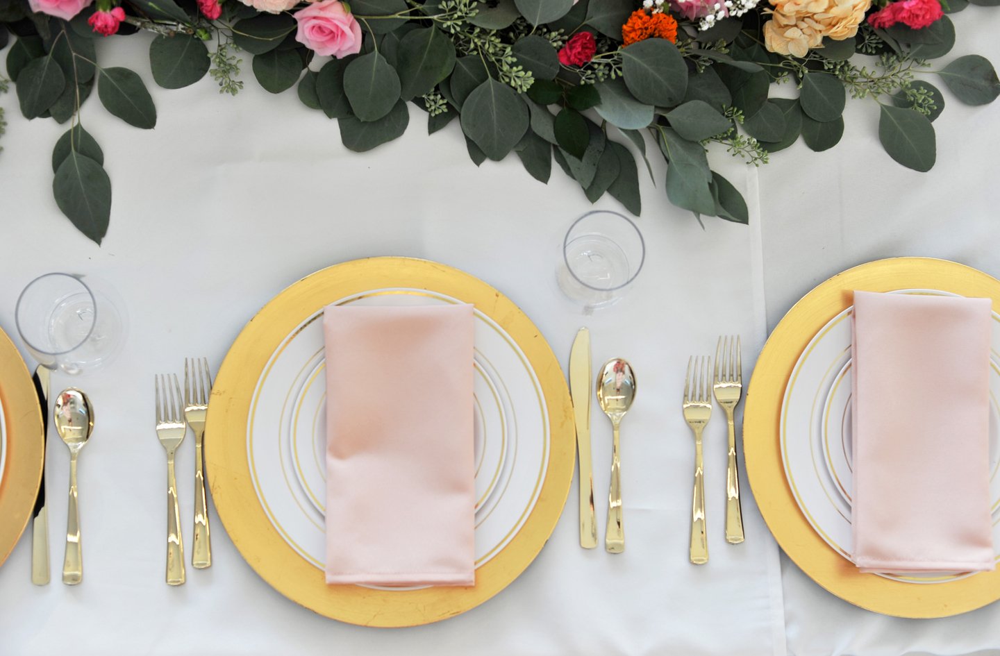 merricksart.com beautiful plastic table setting