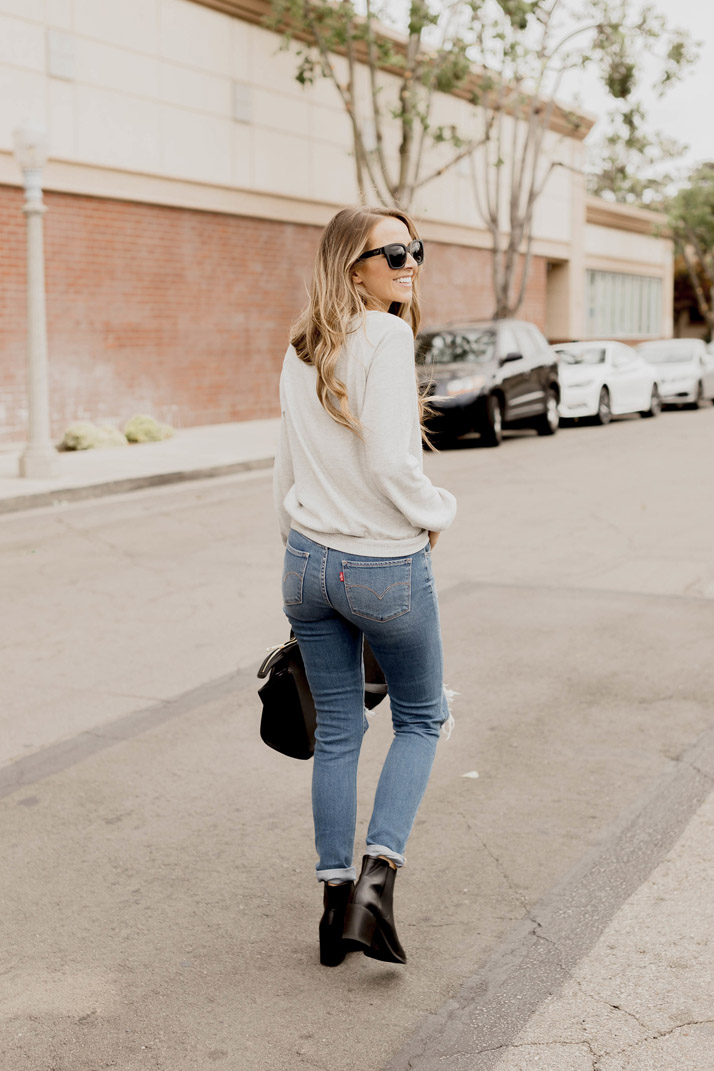 Levi high waisted jeans and black boots