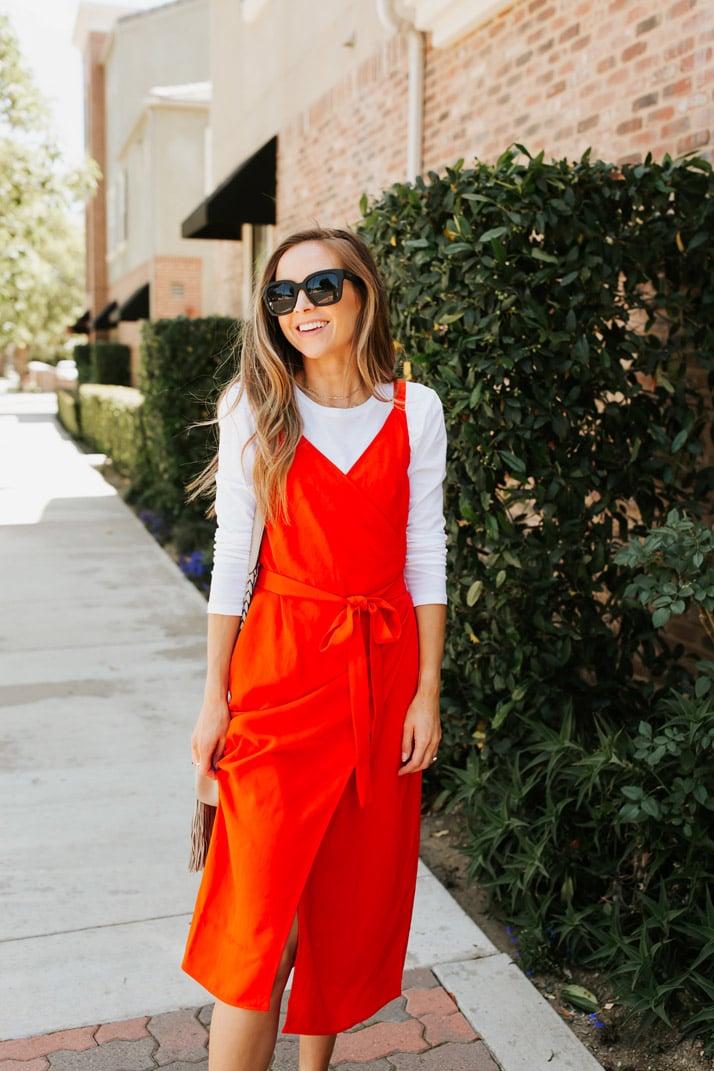 in love with this wrap dress from Everlane. Wrinkle free, soft beautiful material, and super figure flattering!
