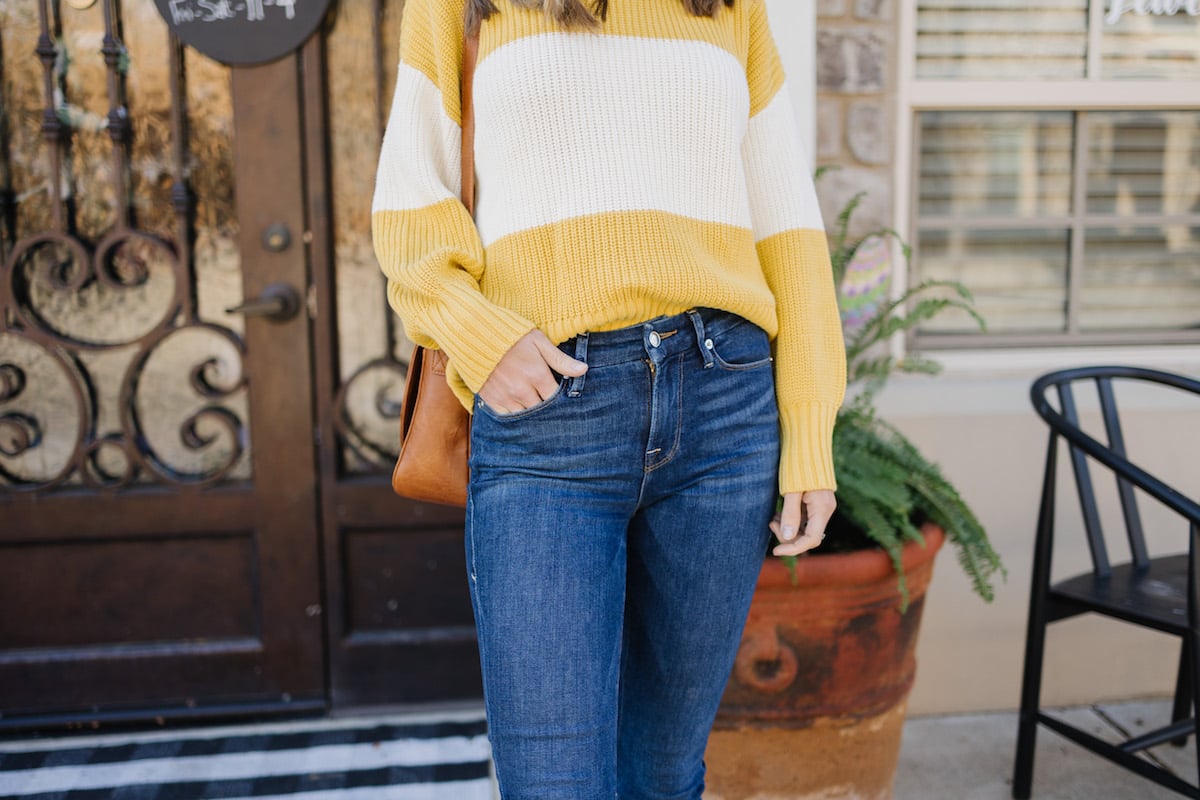 yellow sweater with skinny jeans