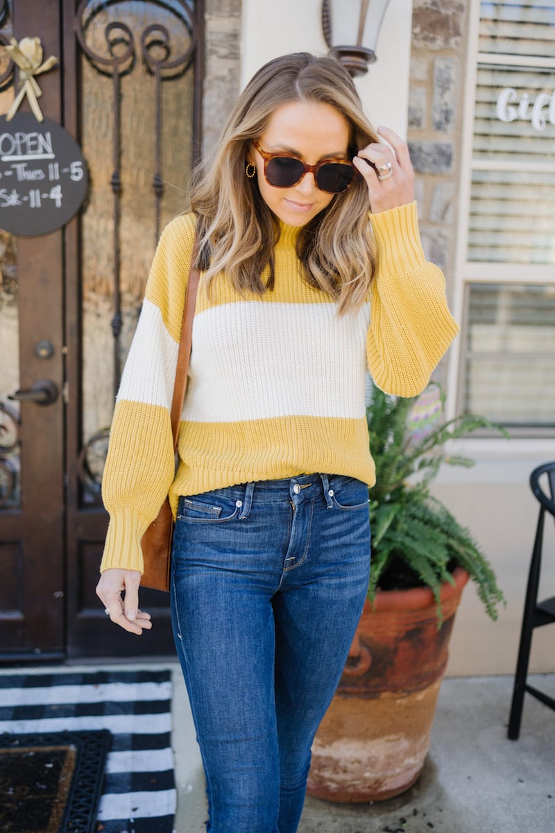 YELLOW SWEATER WITH STRIPE