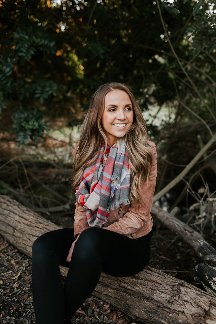 toss on a scarf to complete your fall outfit!