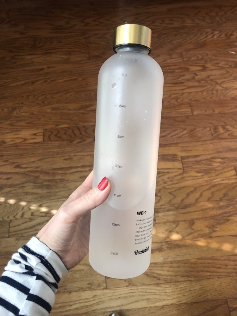 this awesome water bottle helps keep you on track all day