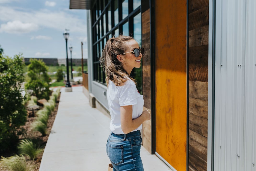 two cute outfits with jeans for summer