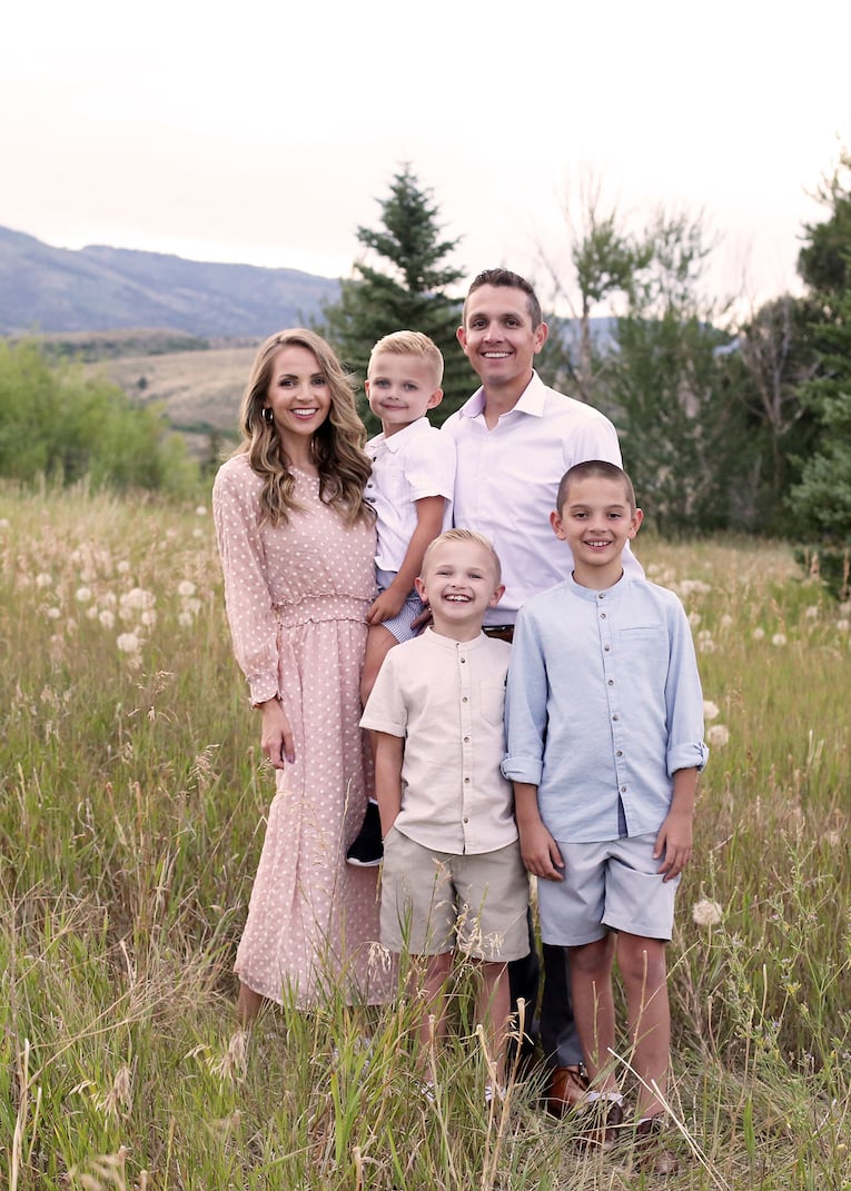 family pictures in the mountains