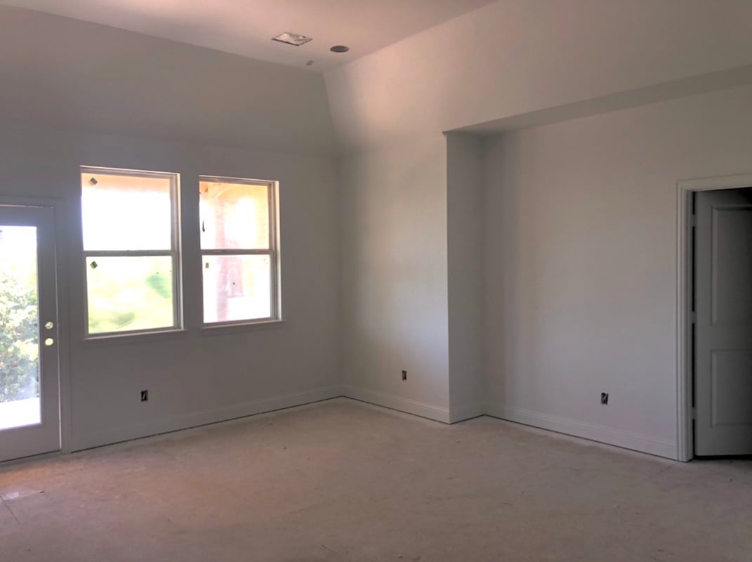 plain room with no furniture