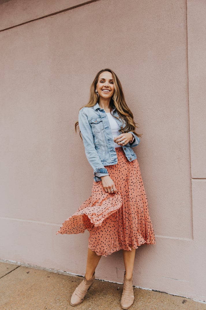 pink pleated skirt