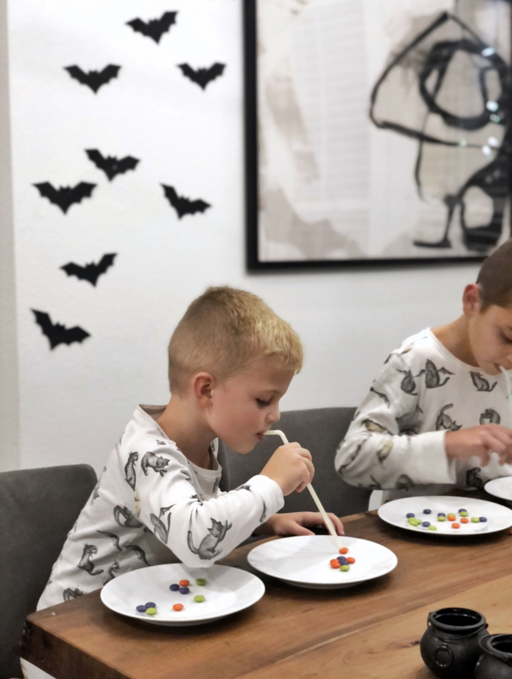 Halloween minute to win it games - suck up m&ms