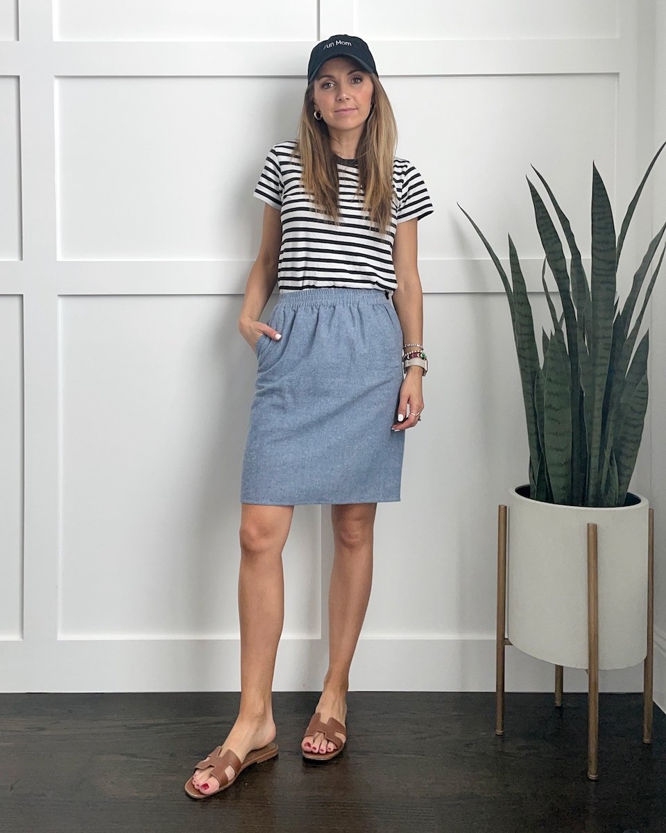 striped tees with denim skirt
