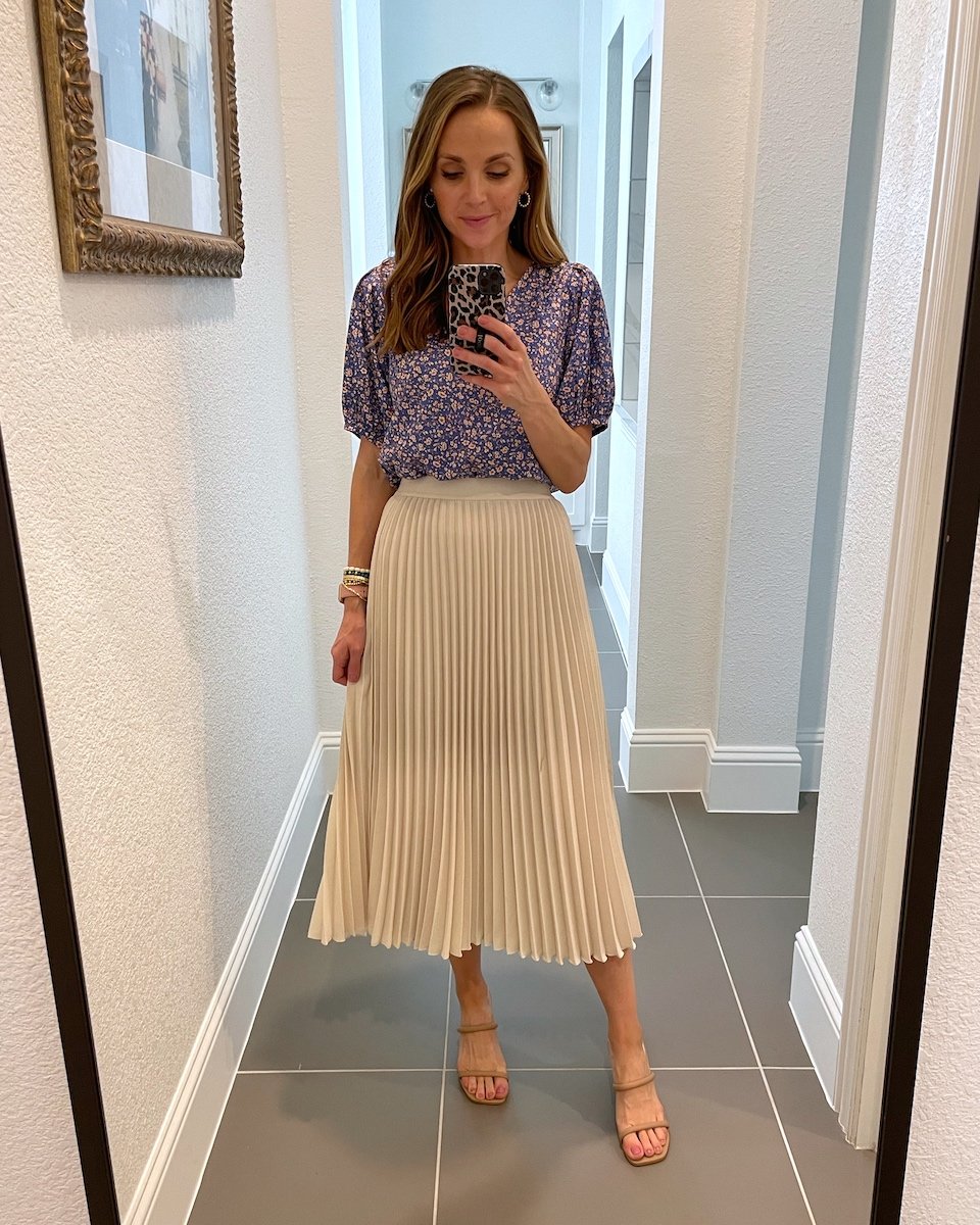 pleated skirt with heeled sandals